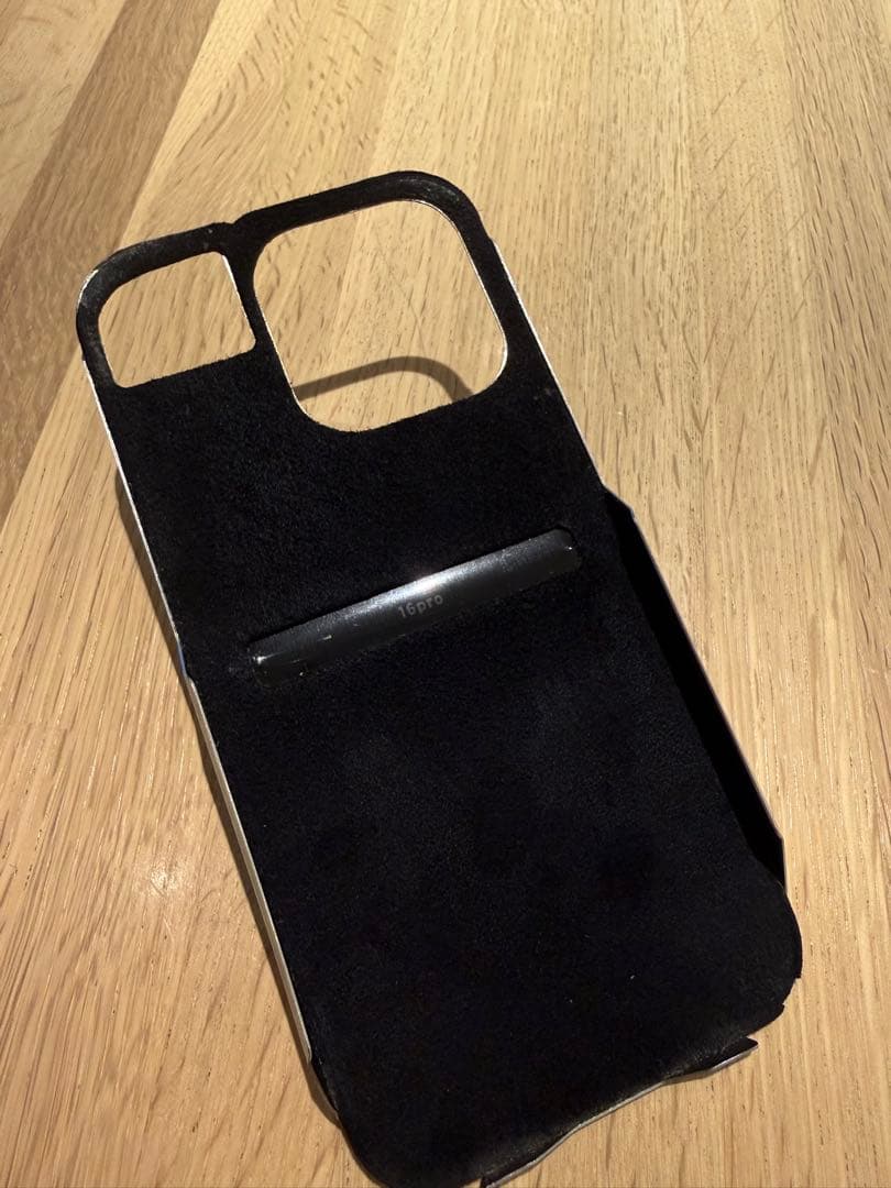 CLAUSTRUM IPhone 16Pro ケース シルバー