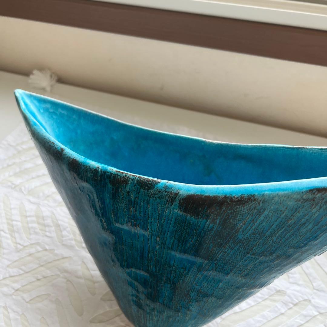 いけばな　青い舟形　花瓶　花器　フラワーベース