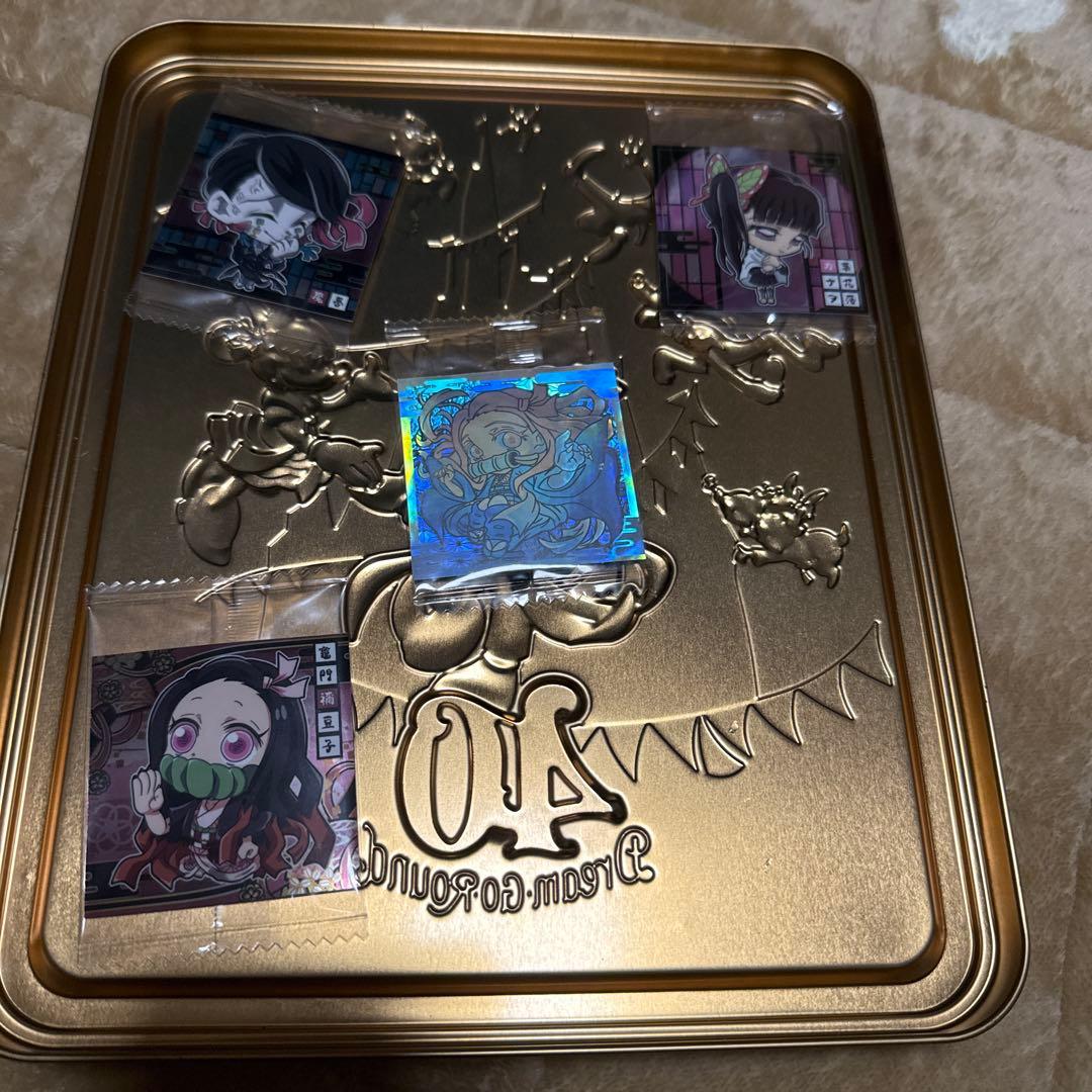 ワンピース25枚ドラゴンボール9枚ヒロアカ57枚鬼滅の刃31枚おまけ4枚