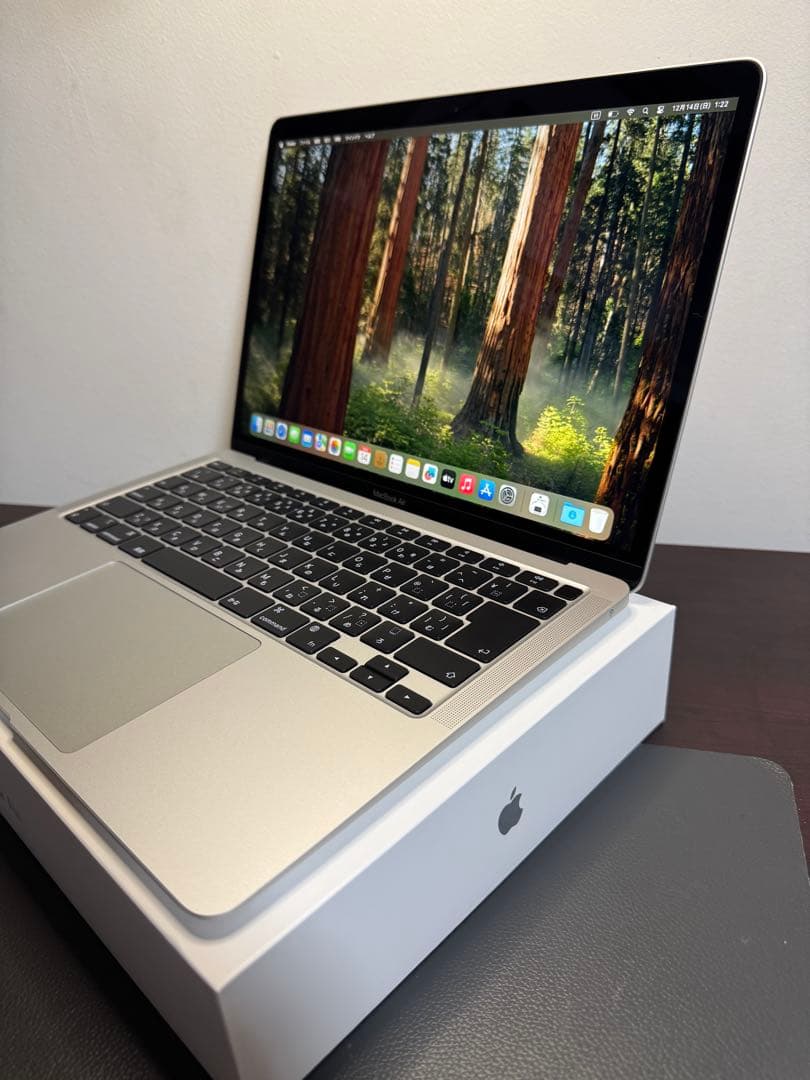 MacBook Air 2020、13インチ、M1、シルバー。