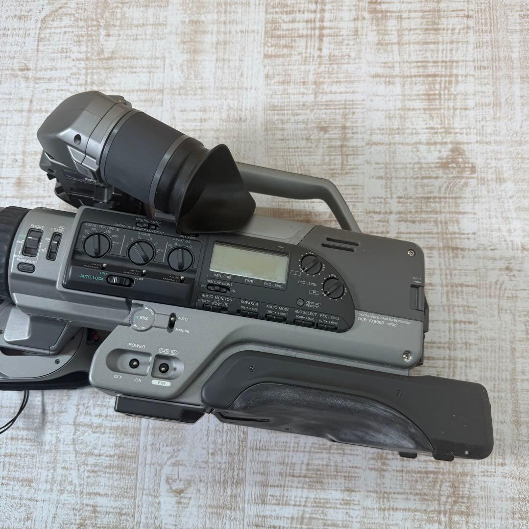 動作未確認　SONY 3CCD 業務用ビデオカメラレコーダーDCRーVX9000