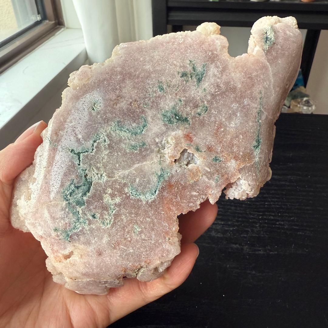 天然石ピンクアメジストの原石　置物　鉱物NO.010912