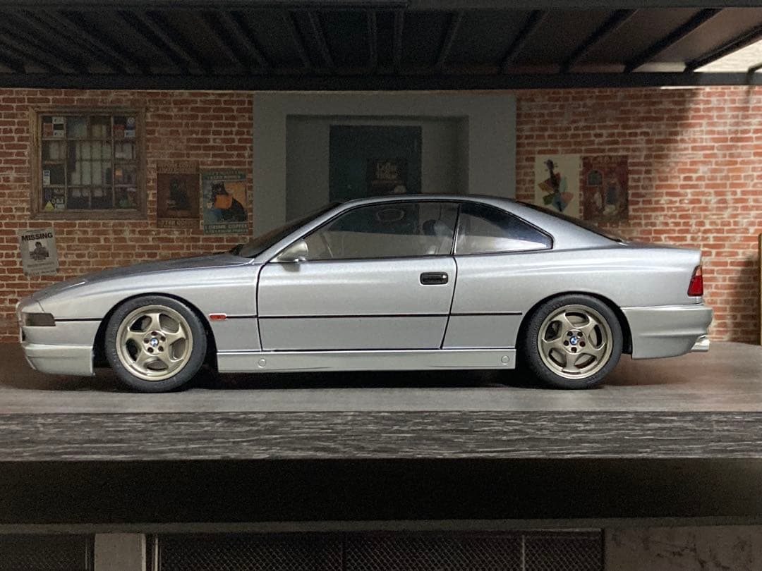 ソリード 1/18  E31 850CSi ミニカー