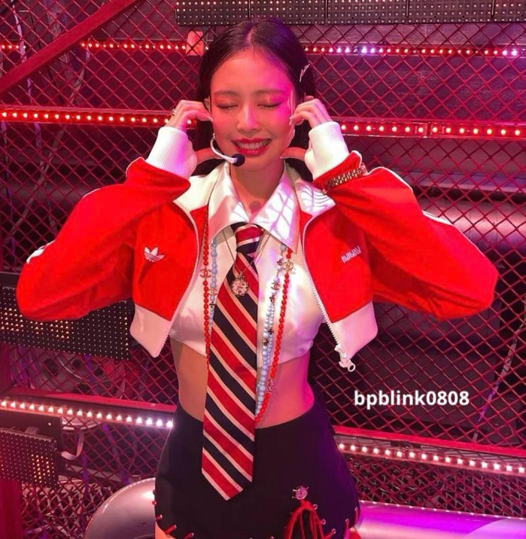 BLACKPINK ジェニ　Mantra ネクタイ　JENNIE ジェニー