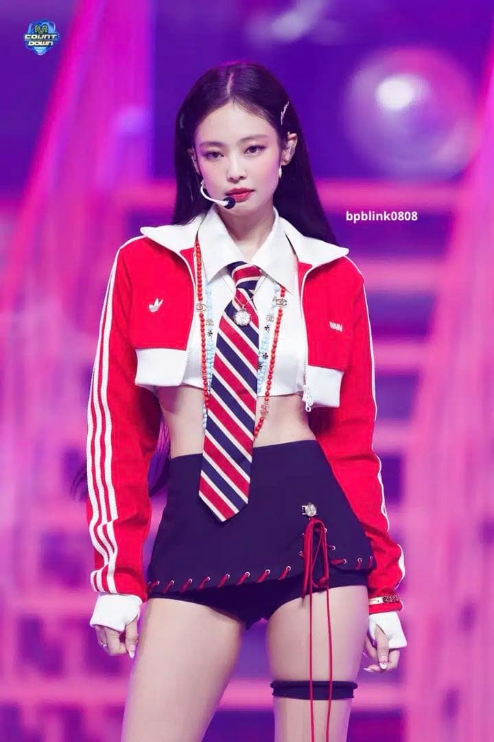 BLACKPINK ジェニ　Mantra ネクタイ　JENNIE ジェニー