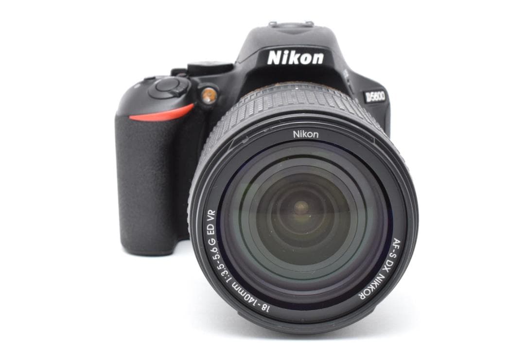 ■ 美品 ■ S数1,020回　ニコン　Nikon D5600 + 18-140