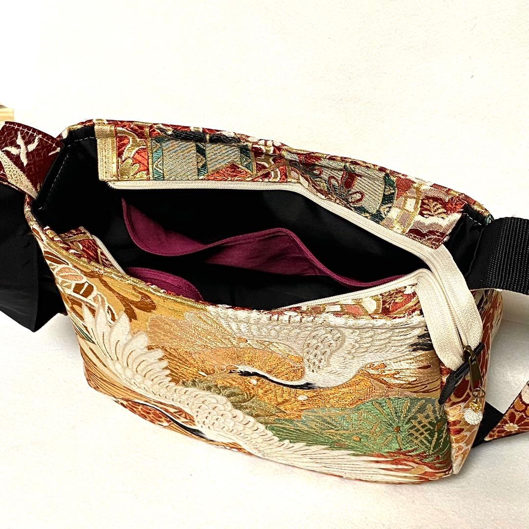 364 帯リメイク　飛び立つ鶴のふっくらショルダーバッグ　匿名配送