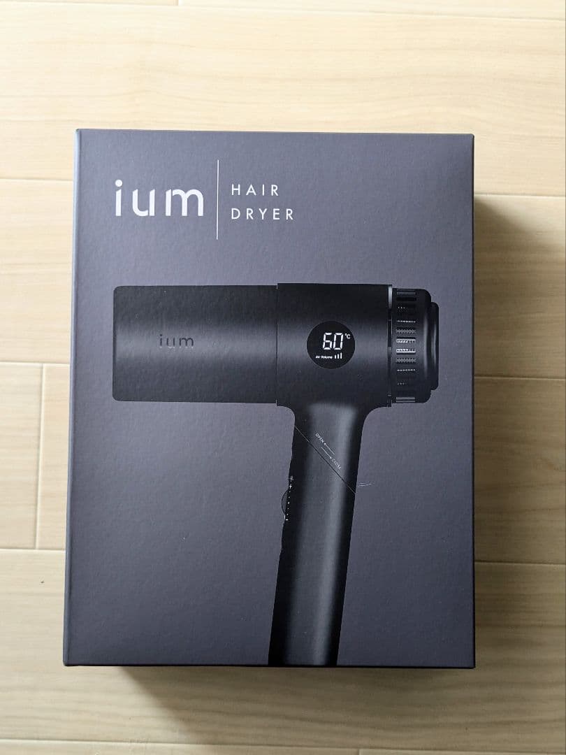 ium イウム　ヘアドライヤー IUM-HD-K　マイナスイオン　黒　ブラック