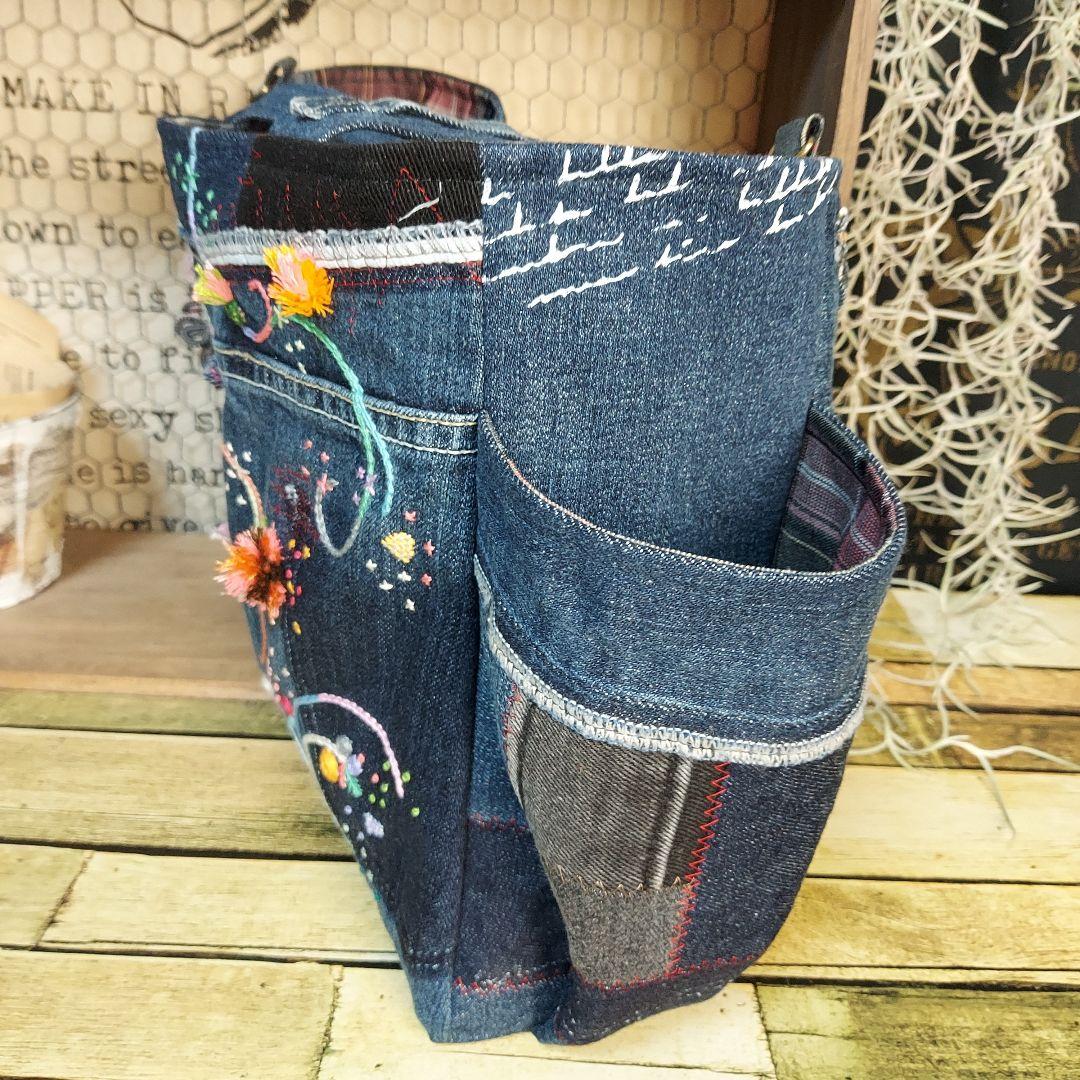 刺繍デニムバック　No.685　デニムリメイク　サイドポケット　刺繍バック