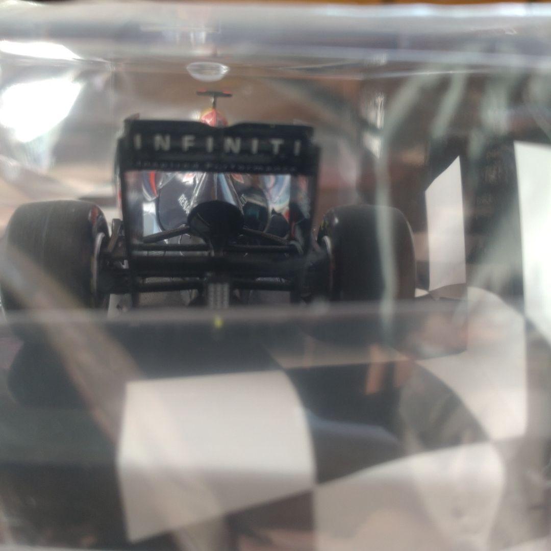 レッドブルレーシング RB7 セバスチャン・ベッテル 2011