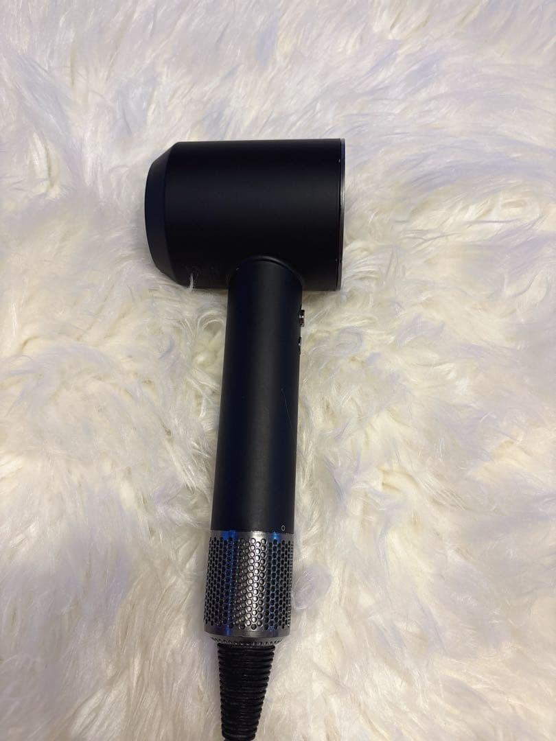 Dyson デザイン性の高い軽量ヘアドライヤーHD03 (国内正規品）動作正常品