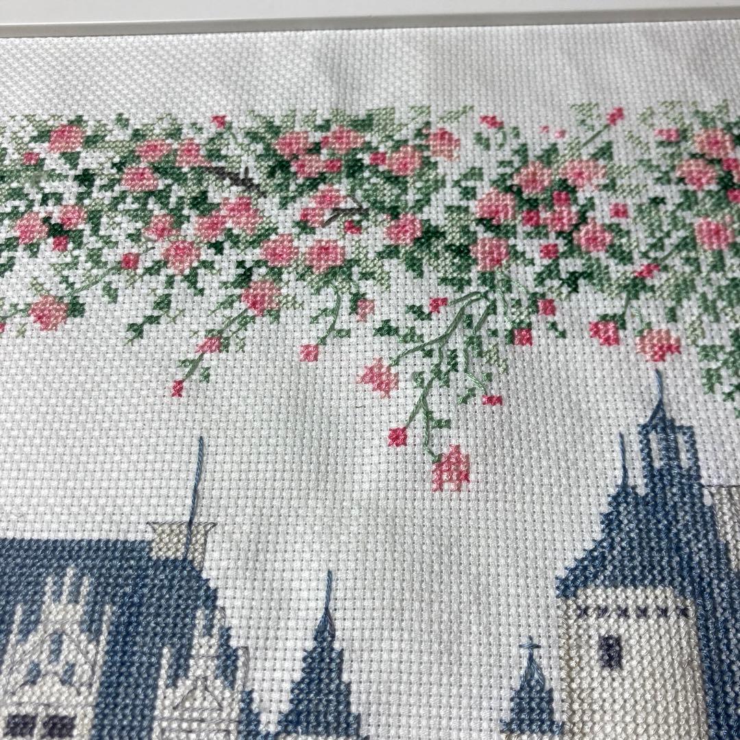 クロスステッチ　刺繍アート作品 城と花の風景