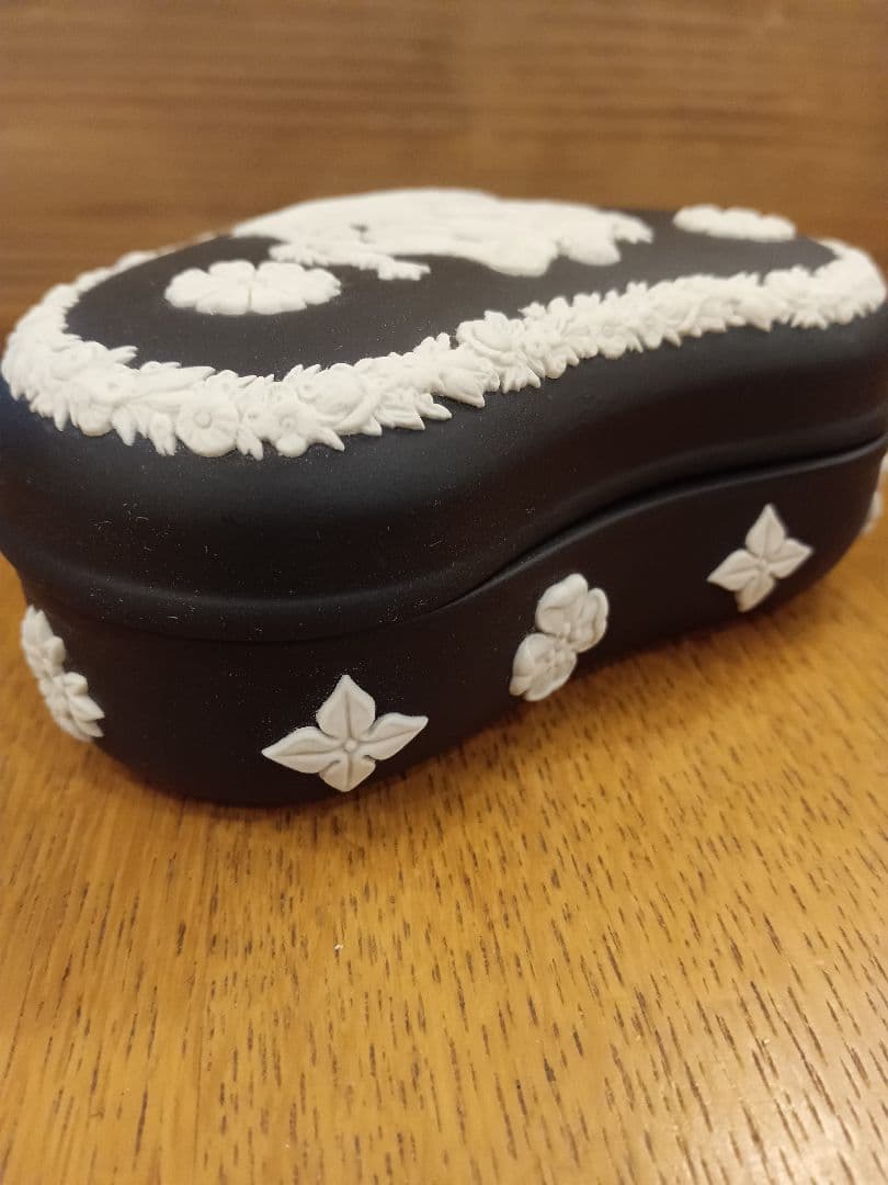 　ウェッジウッド　ジャスパー　ブラック　ハート型　小物入れ