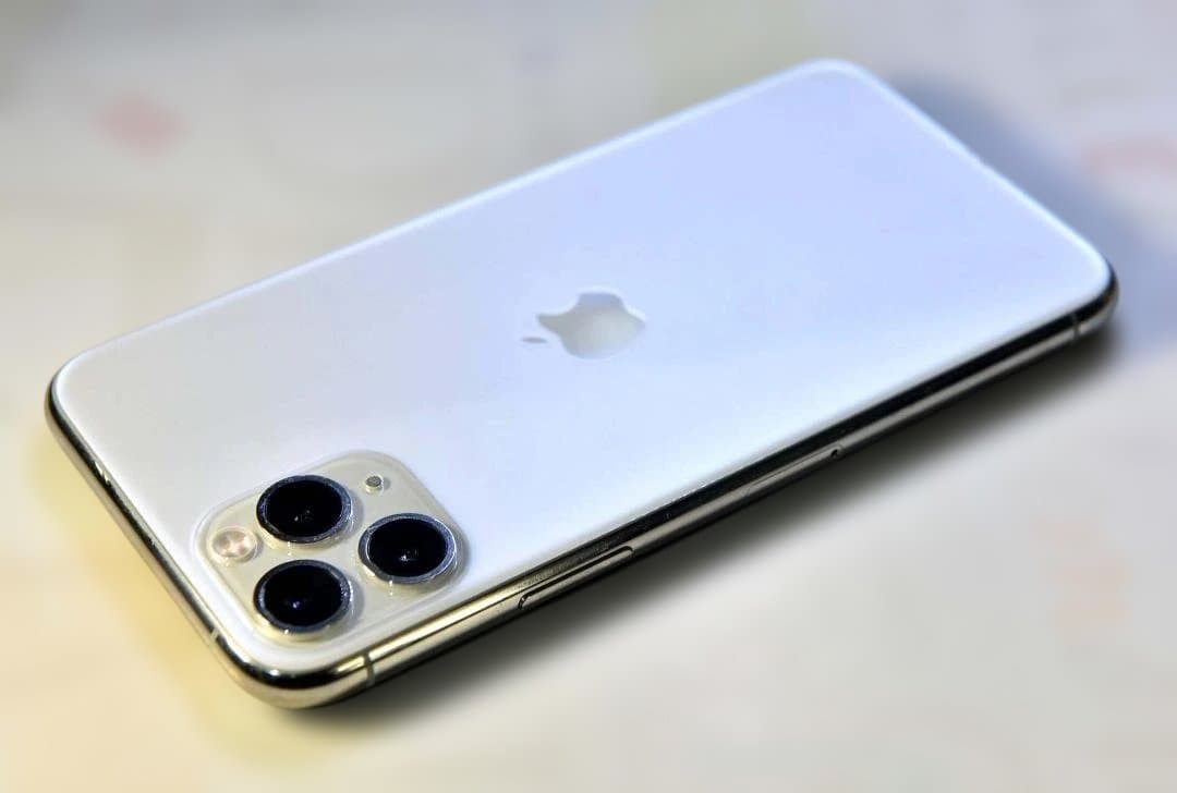 美品★ジャンク★　 iPhone11 pro 64GB バッテリー１００％