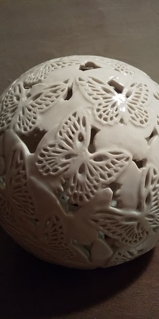 蝶柄透かし彫りランプシェード