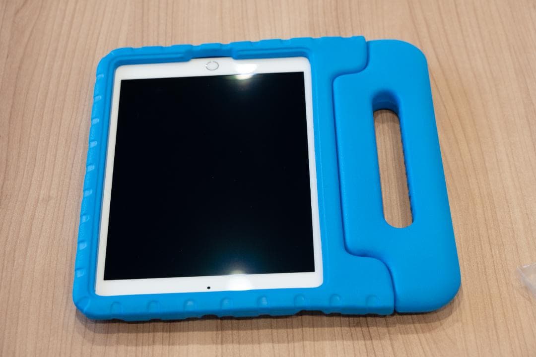 iPad Air 2第2世代 Wi-Fi + Cellular 耐衝撃ケース付き