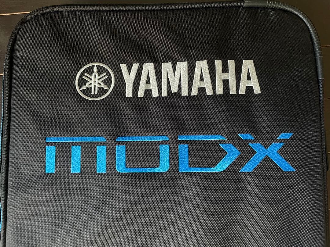YAMAHA MODX7 シンセサイザー 本体 純正ソフトケース付