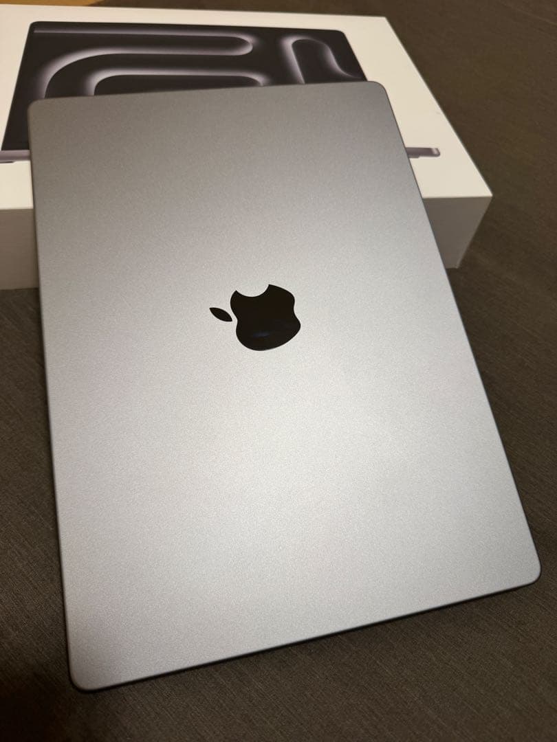 MacBook本体 Apple MacBook Pro M3 16gb / 1Tb