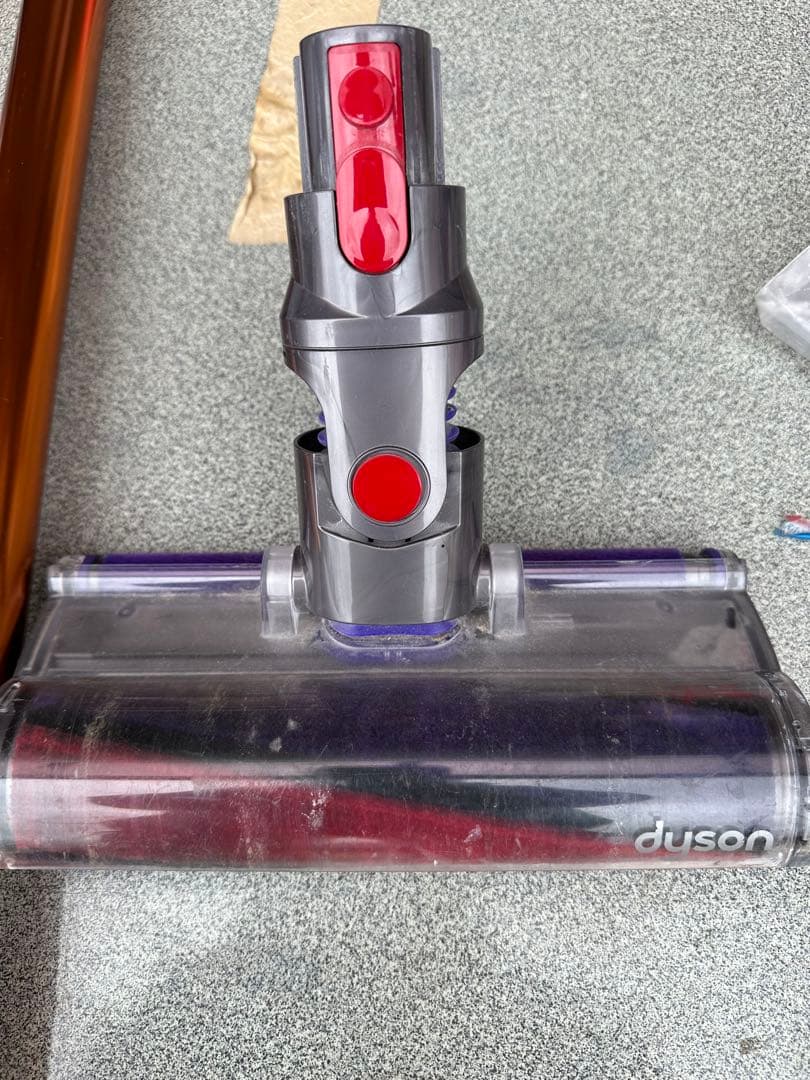 Dyson ・Ｖ１０フラッフィー！サイクロン式掃除機