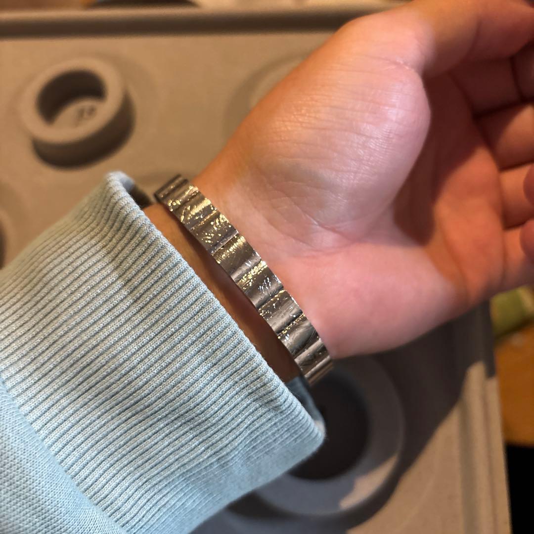 メテオライトのバングル！ズーンとくる！