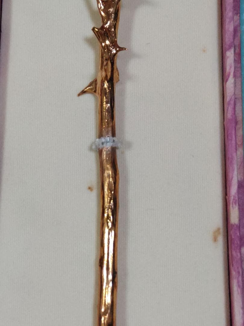 薔薇　バラの花　枯れない薔薇　ゴールドローズ　タイチェンマイ　オーキッドファーム