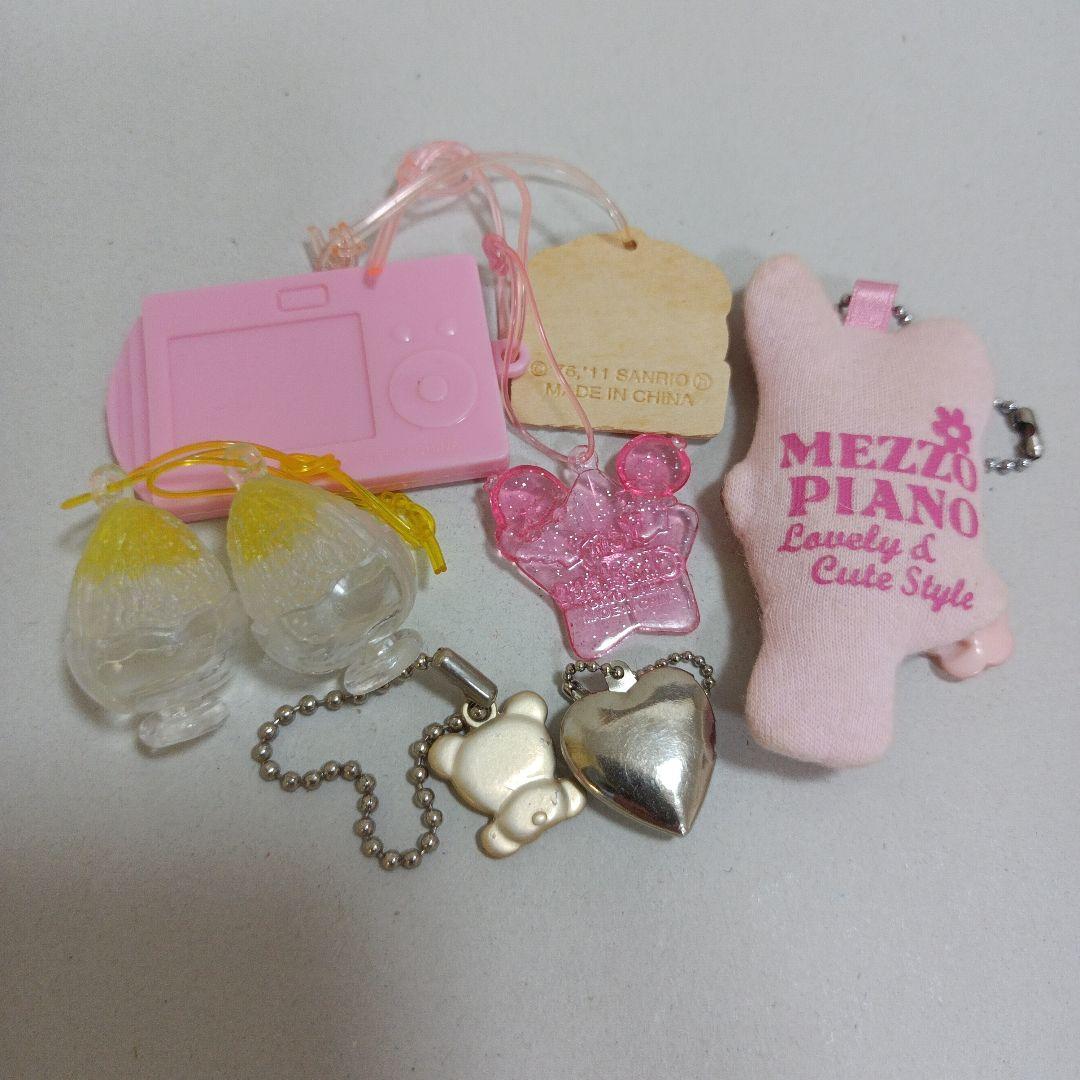 サンリオ　メゾピアノ　平成レトロ　ベリエちゃん　 チャーム　プレミアムマスコット