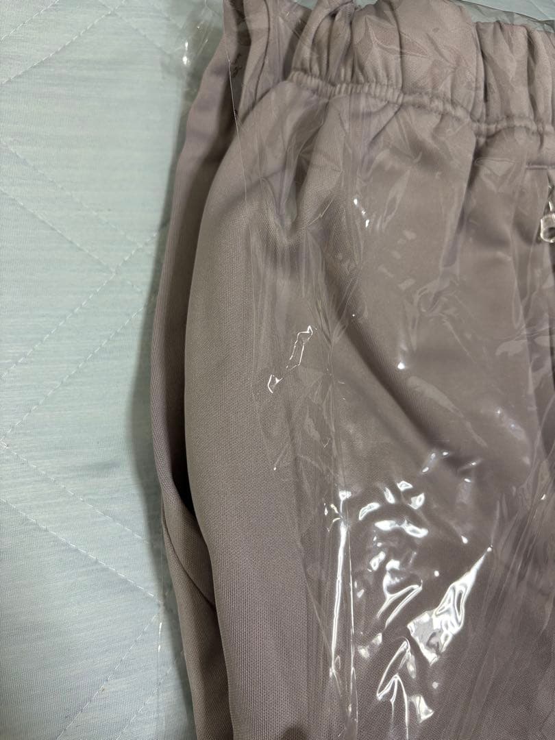 キンプリ Re:ERA ポップアップ トラックパンツ