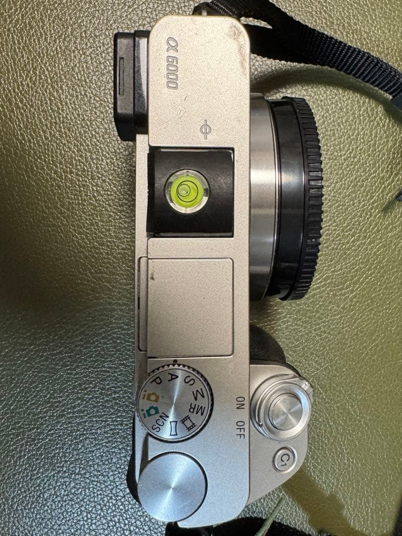 SONY α 6000一眼レフのミラーレスカメラ