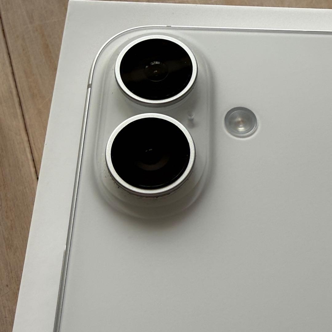 【極美品】iPhone 16 128GB ホワイト 本体 SIMフリー 100%