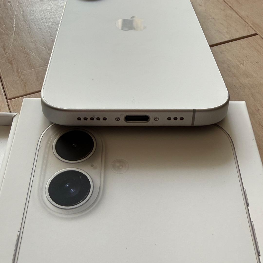【極美品】iPhone 16 128GB ホワイト 本体 SIMフリー 100%