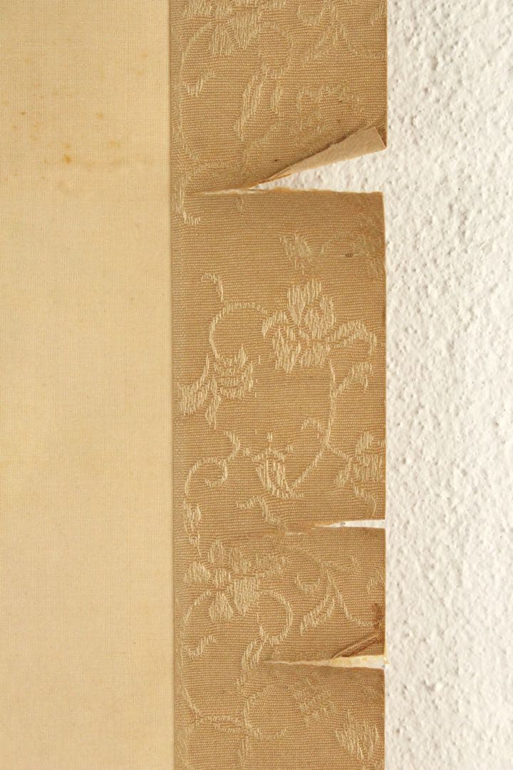 No5403 掛軸　成宮東湖　「新春梅屋」　山水図　絹本着色　共箱　送料無料