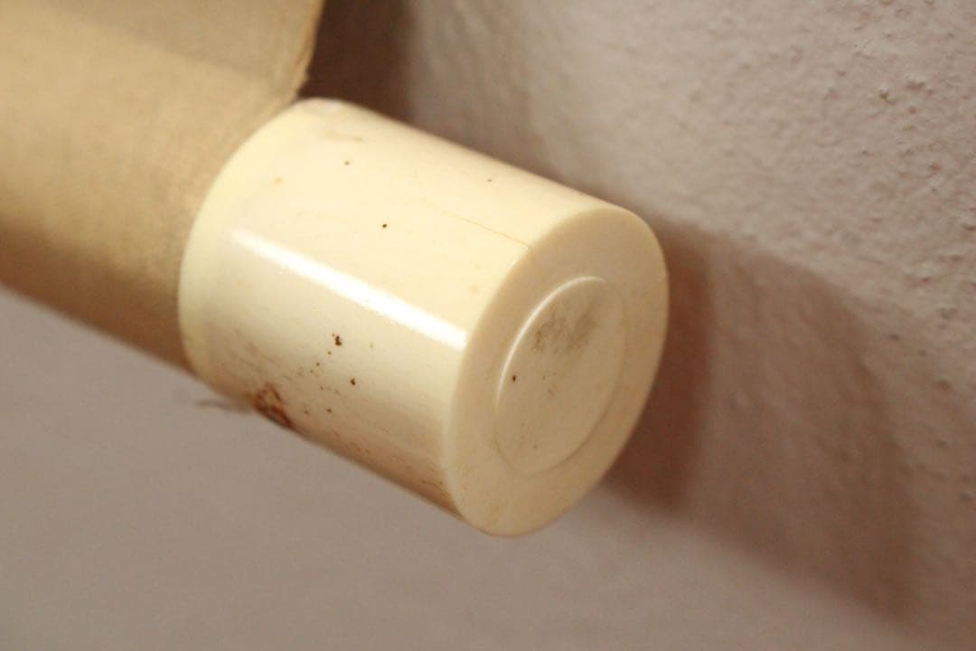 No5403 掛軸　成宮東湖　「新春梅屋」　山水図　絹本着色　共箱　送料無料