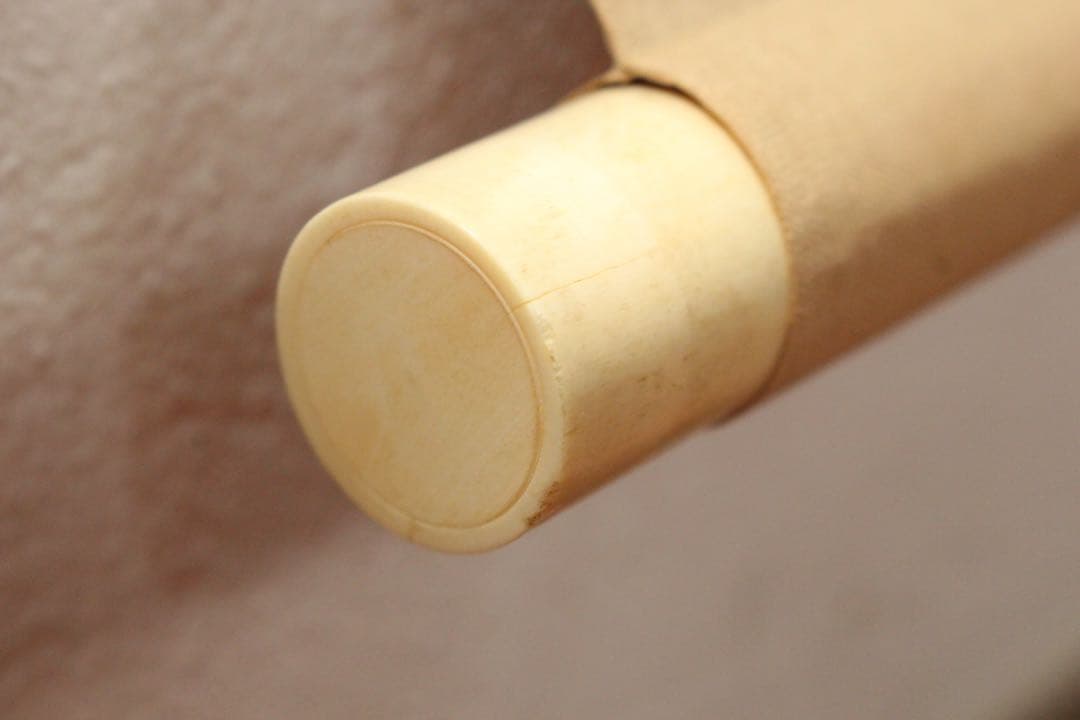 No5403 掛軸　成宮東湖　「新春梅屋」　山水図　絹本着色　共箱　送料無料