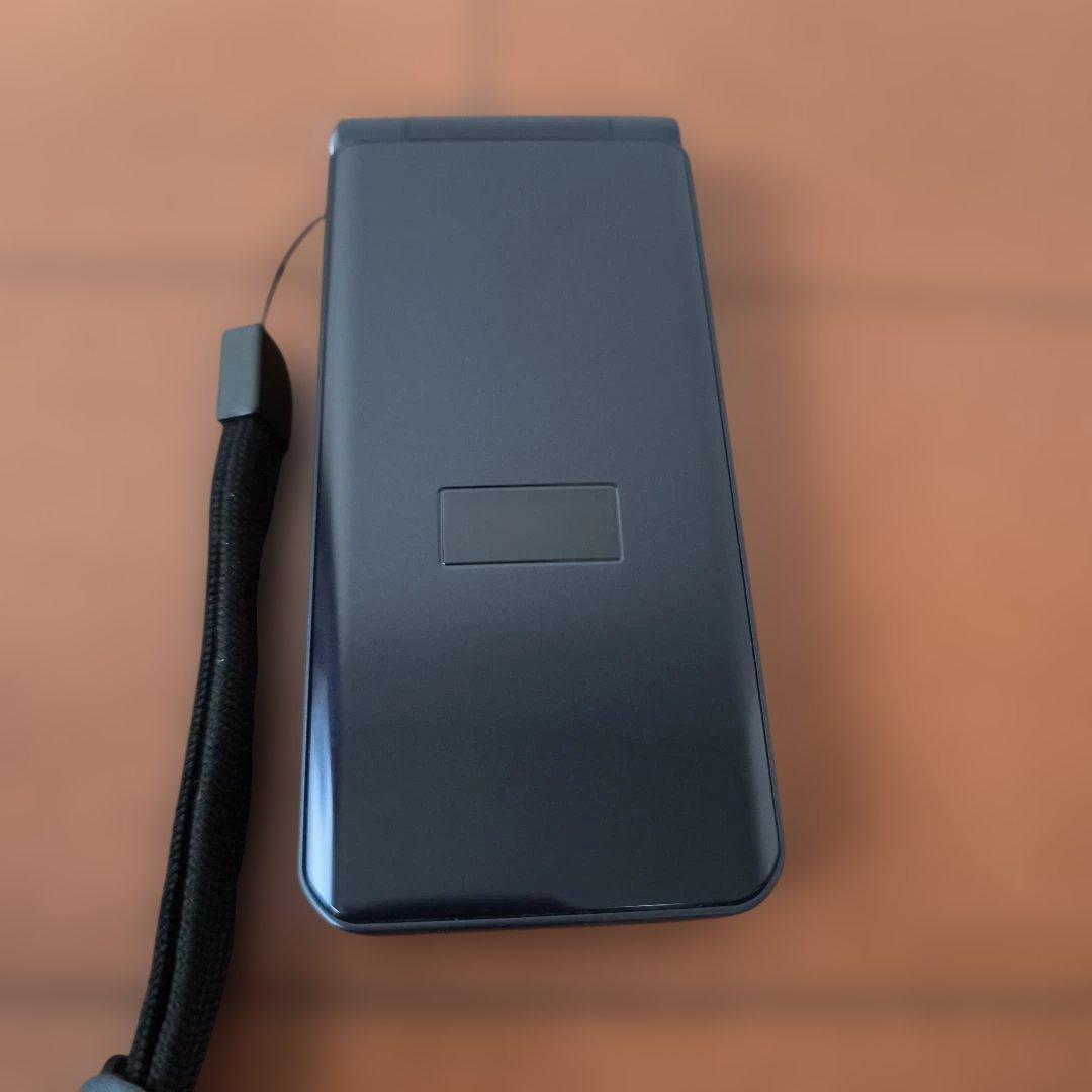 arrows ケータイ F-41C ドコモ ネイビー