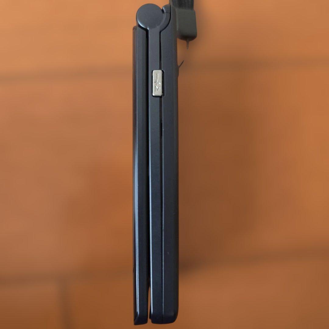 arrows ケータイ F-41C ドコモ ネイビー