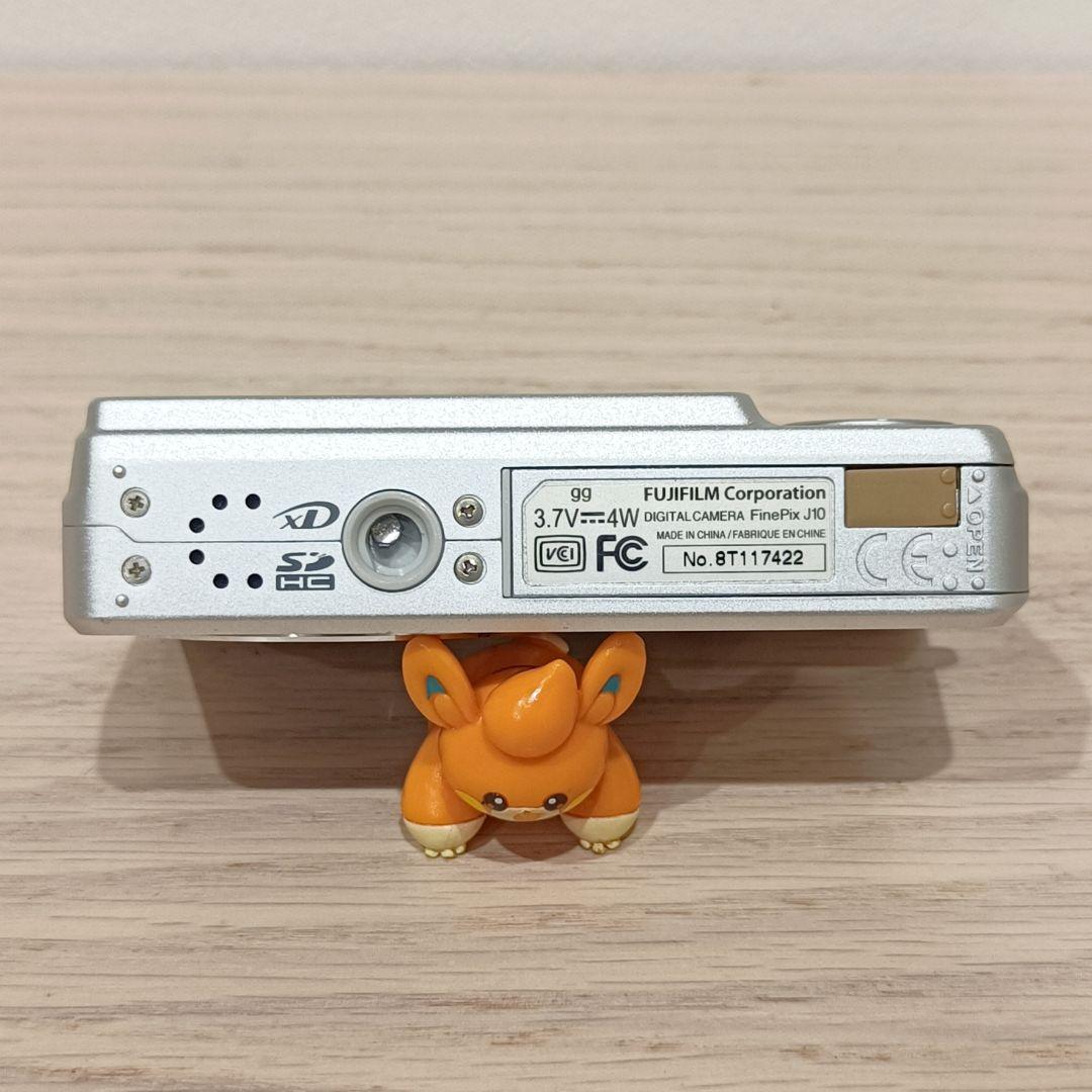 美品 動作確認済 FUJIFILM FinePix J10 デジカメ シルバー