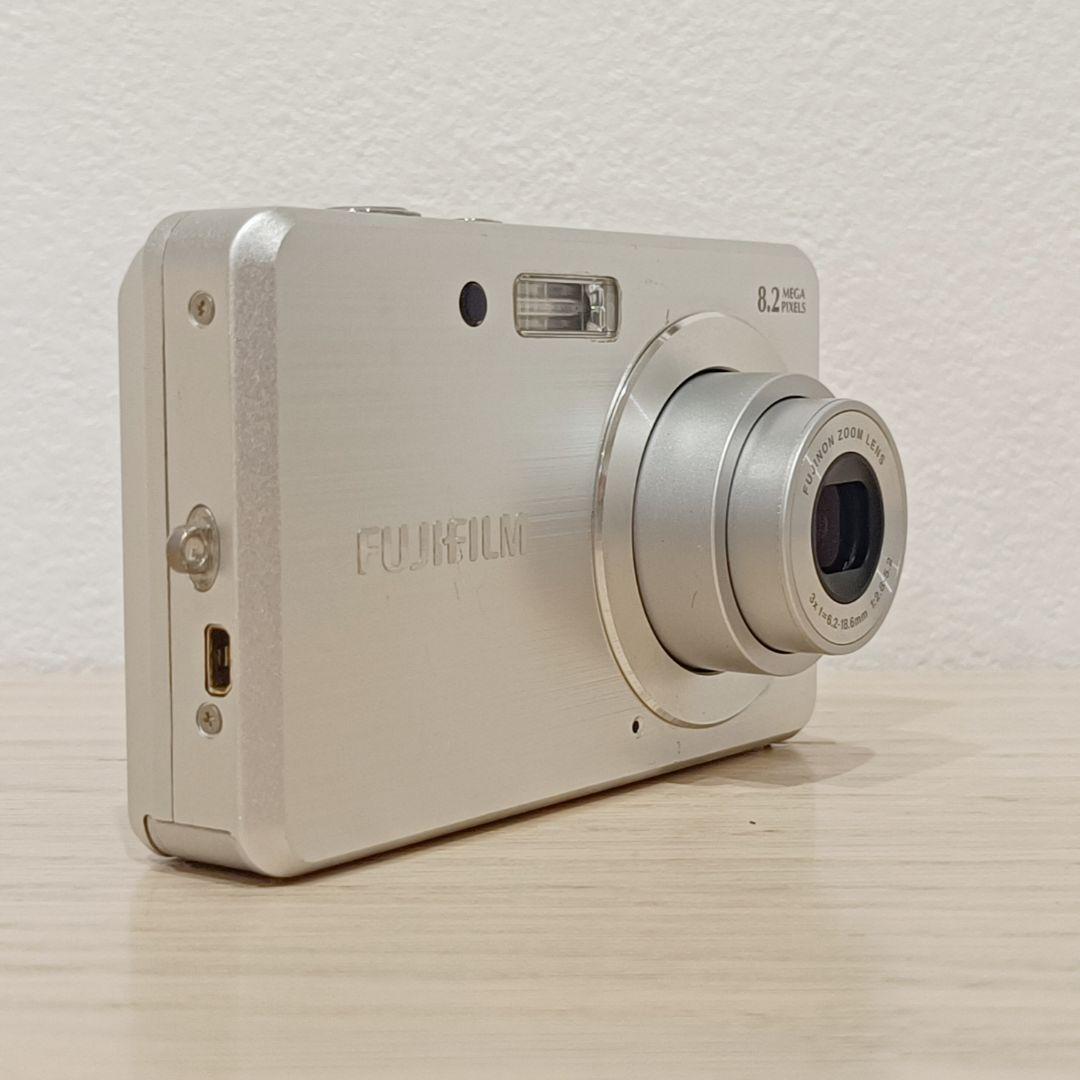 美品 動作確認済 FUJIFILM FinePix J10 デジカメ シルバー