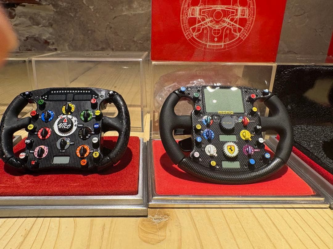 アマルガム1/4フェラーリF1ステアリング　7個セット