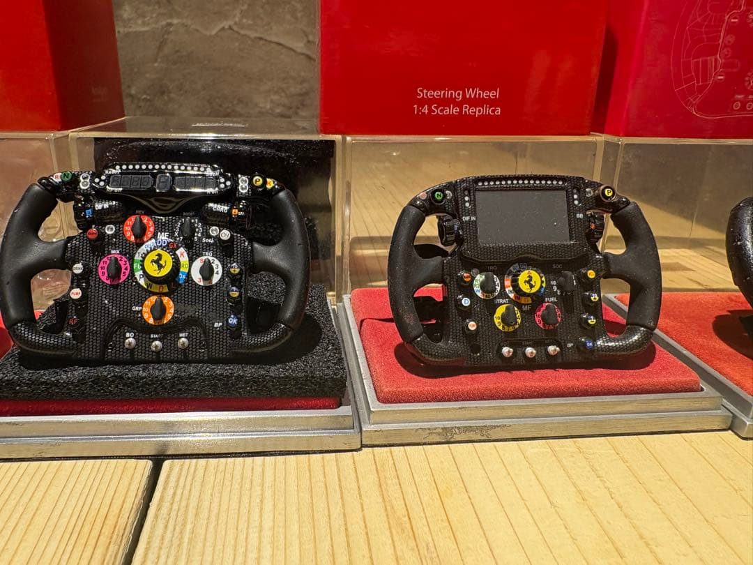 アマルガム1/4フェラーリF1ステアリング　7個セット