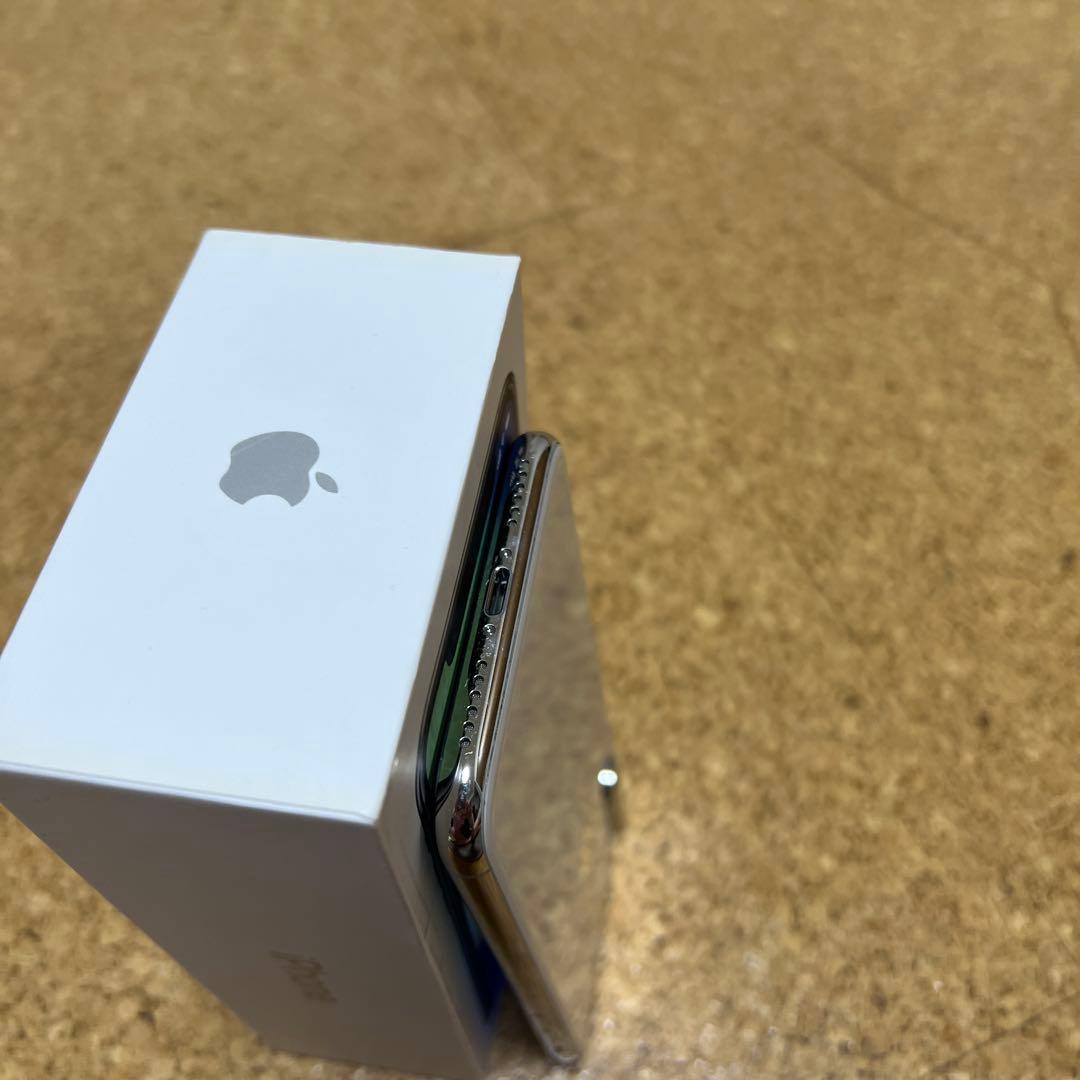 iPhone X 64GB シルバー　（SIMロック解除済み）