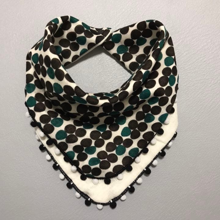 【SALE】A70 ポンポン付き 二重 スタイ ハンドメイド リバーシブル