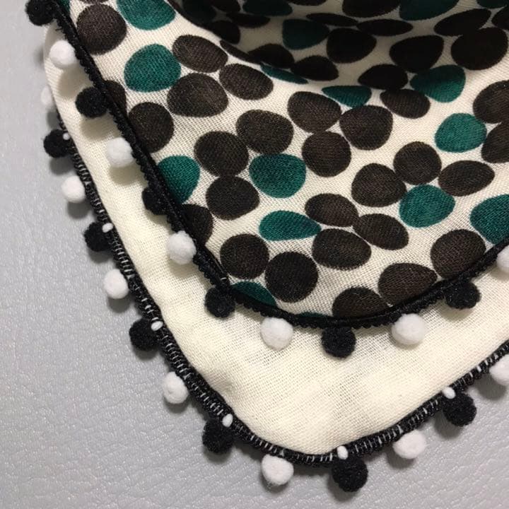 【SALE】A70 ポンポン付き 二重 スタイ ハンドメイド リバーシブル