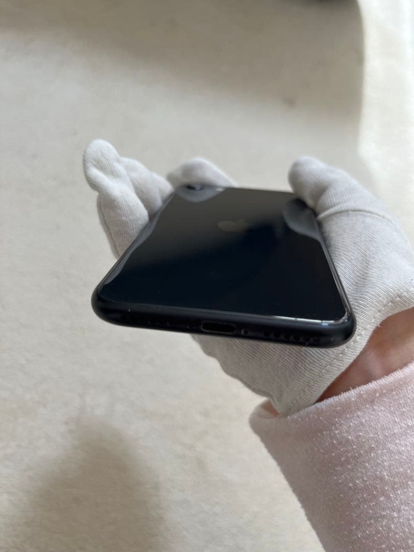 Apple iPhone SE第2世代 ブラック