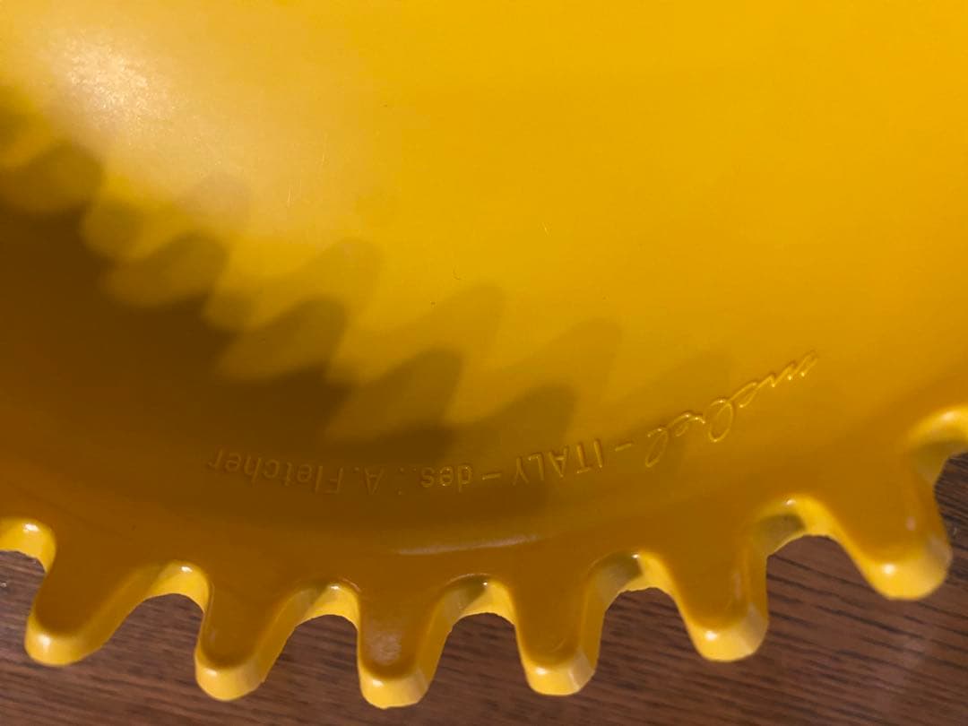 メベル クラムボックス 黄&赤アラン・フレッチャー