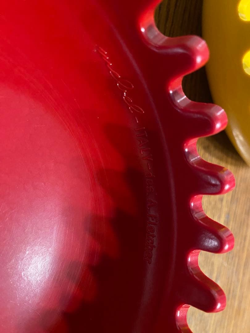 メベル クラムボックス 黄&赤アラン・フレッチャー