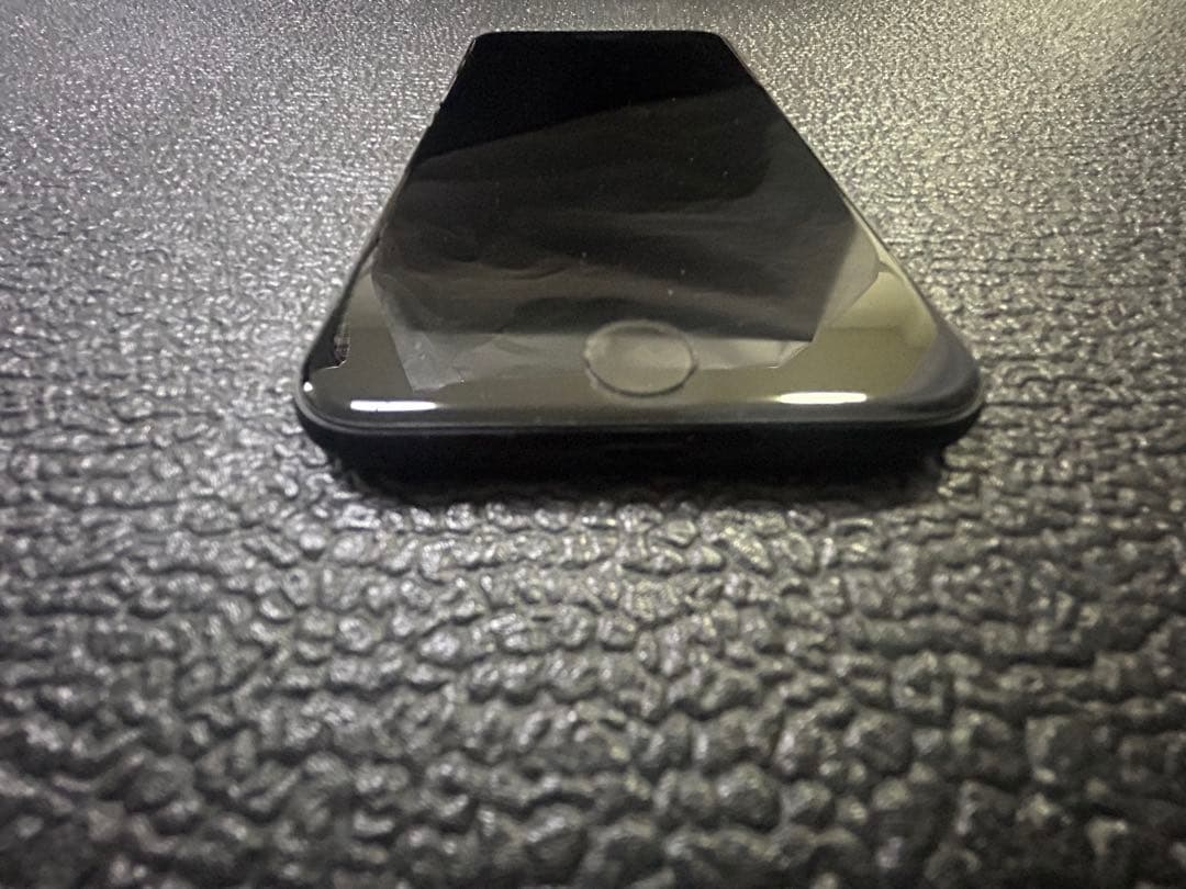 訳あり極美品！　iPhone7 32GB MNCE2J/A SIMフリー