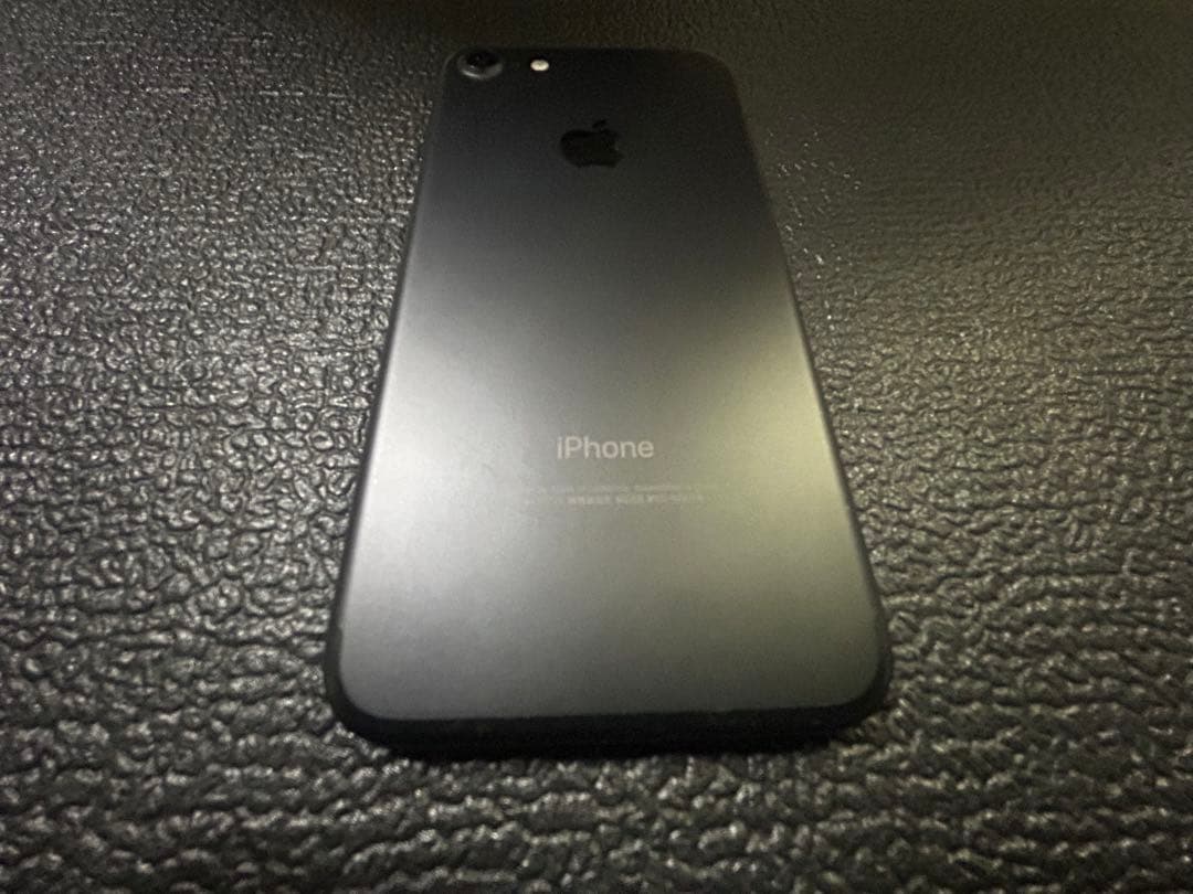 訳あり極美品！　iPhone7 32GB MNCE2J/A SIMフリー