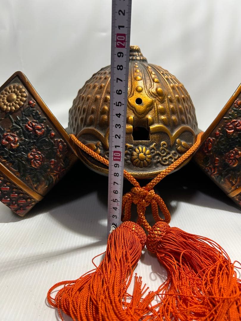 時代物 金属製 兜飾り 重量約9kg 座布団付 古美術