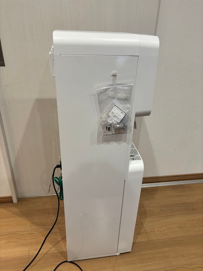 ウォーターサーバー美品　premium Water famfit 本体