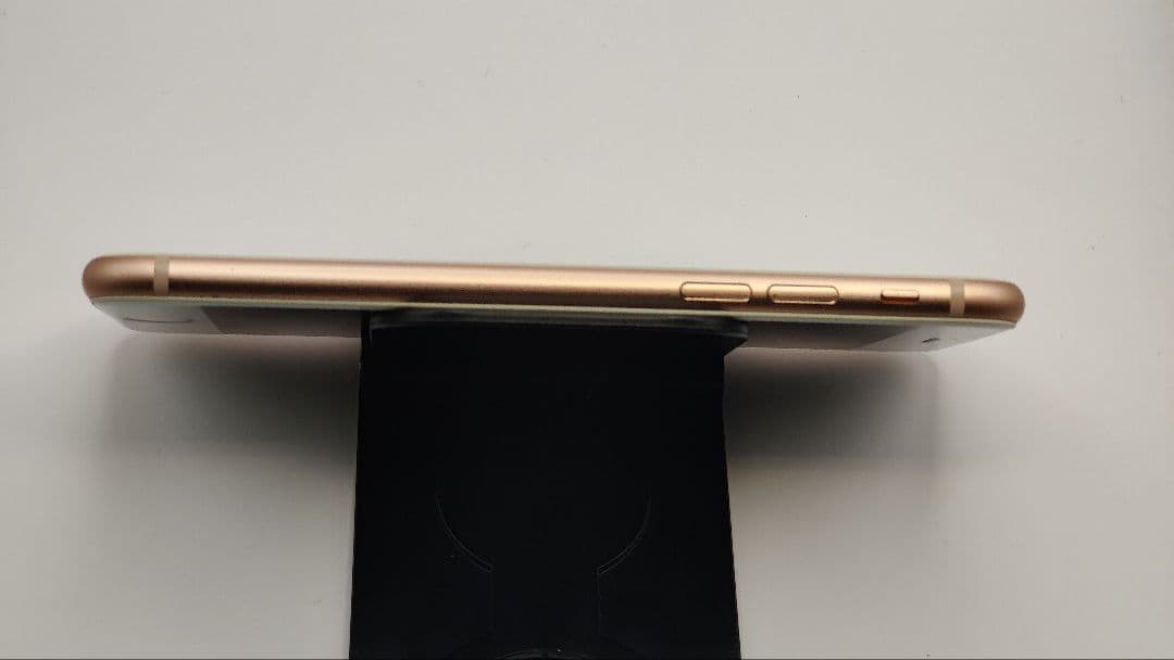 Apple iPhone 8 ゴールド 本体ジャンク扱い